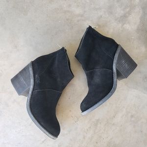 STEVE MADDEN | Shrine Black Ankle Boots